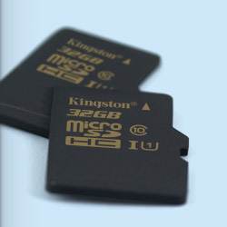 16 GB . microSDHC karta Kingston UHS-I Class 1 U1 + adaptér (r90MB/s, w45MB/s)