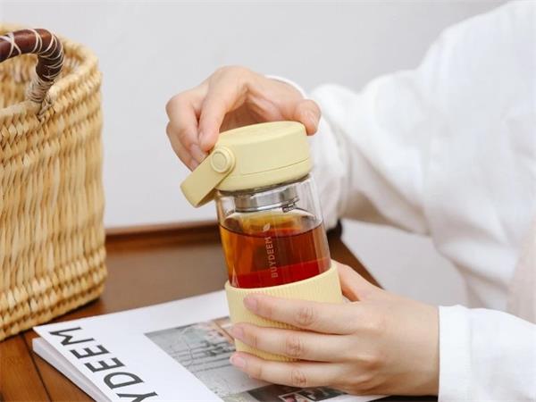 BUYDEEM Prenosná sklenená čajová fľaša 350 ml, model CD1008, farba jemná žltá