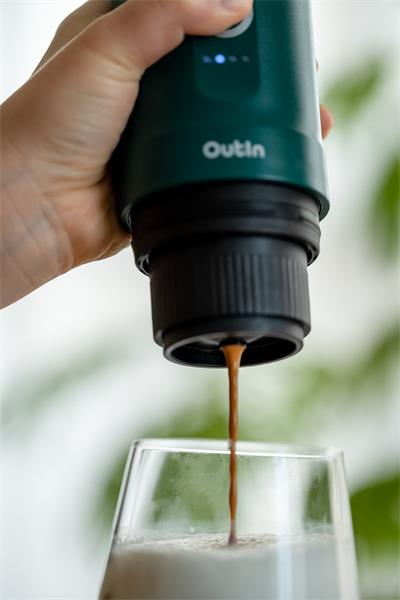 Outin Nano Prenosný espresso kávovar, farba modrozelená